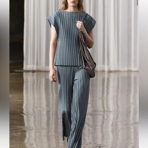 Zara pleated pants